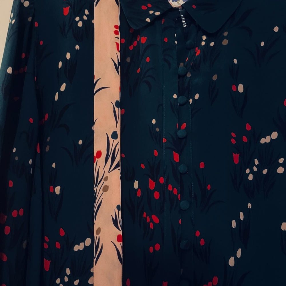 PRISTINE. Worn once. Boden deep green Floral pu$$y bow Blouse. Size 10